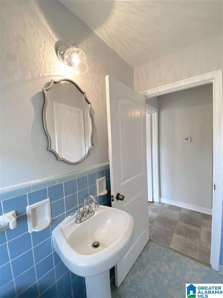 300 Ridgewood Avenue Fairfield, AL 35064 - Photo 26 of 41