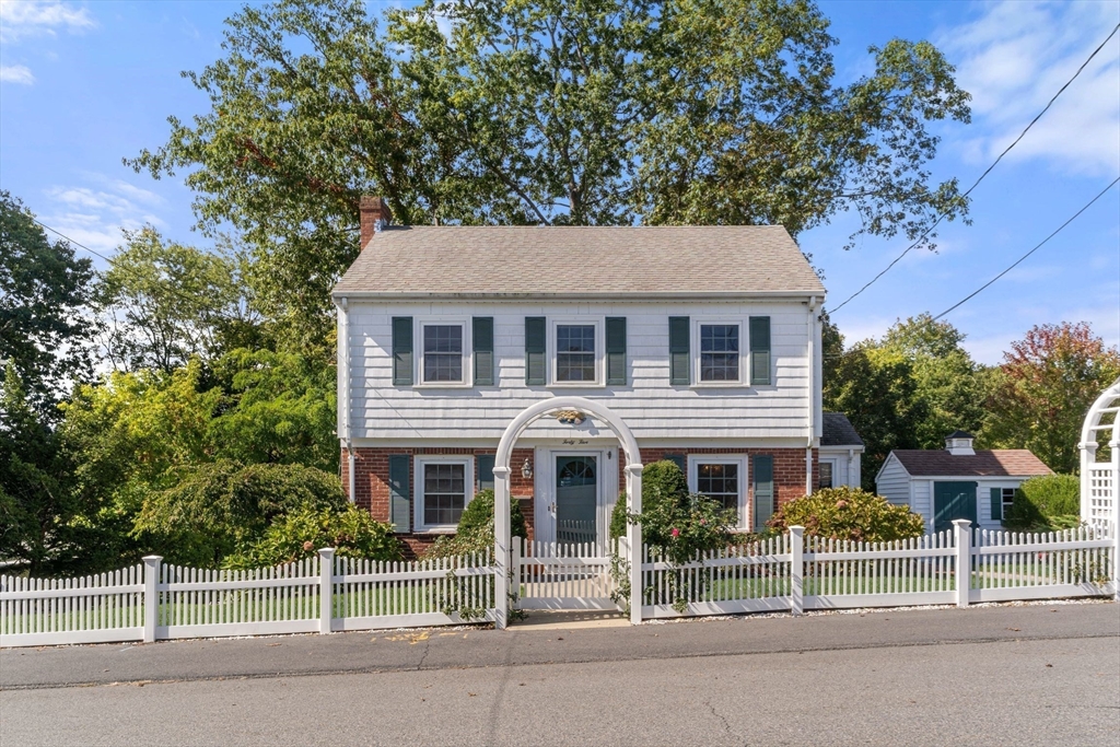 45 Commonwealth Avenue Dedham, MA 02026 - Photo 3 of 35