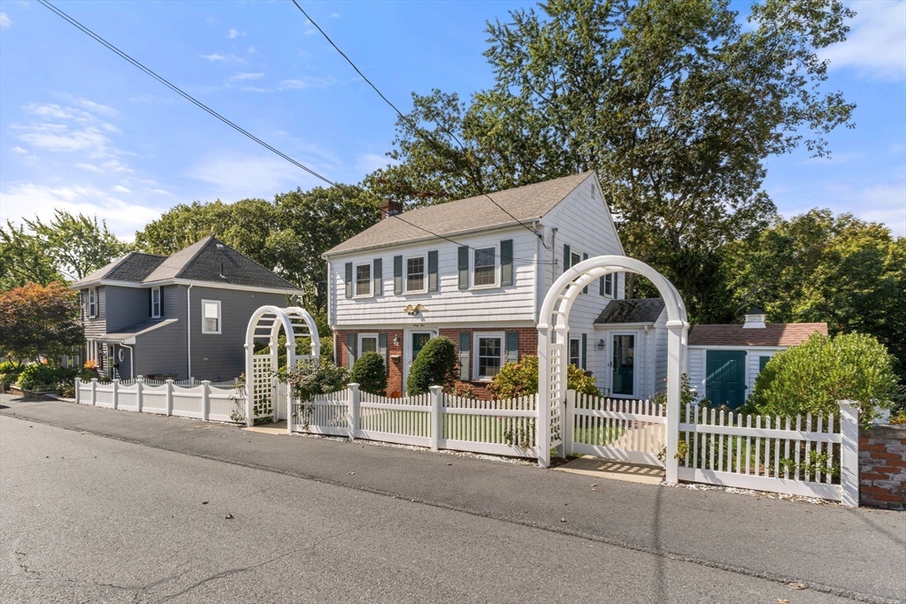 45 Commonwealth Avenue Dedham, MA 02026 - Photo 5 of 35