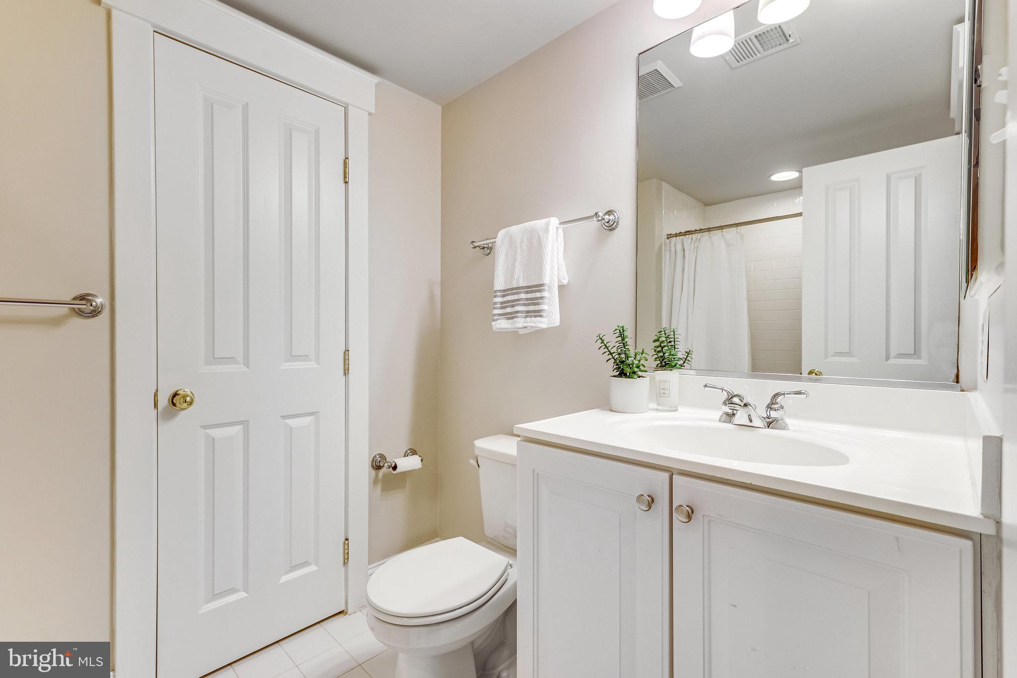 320 Adahi Road Southeast Vienna, VA 22180 - Photo 42 of 50