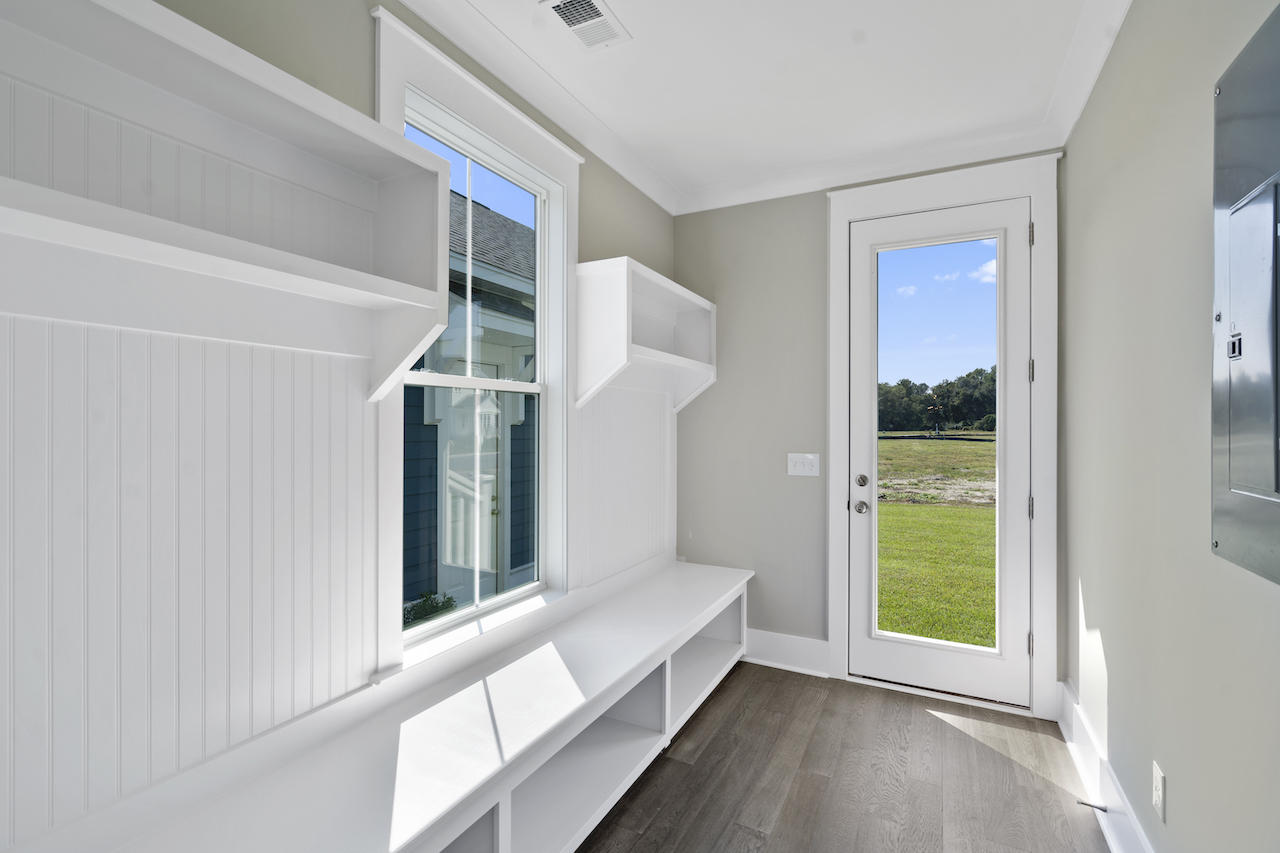 1553 Charming Nancy Road Charleston, SC 29412 - Photo 14 of 40 hall bath