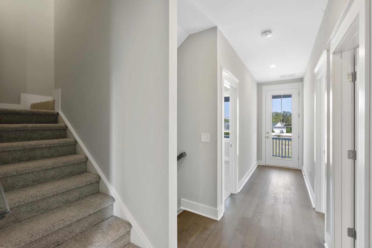 1553 Charming Nancy Road Charleston, SC 29412 - Photo 18 of 40 3rd floor full bath