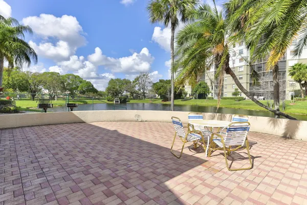 $1,675 | 2851 South Palm Aire Drive, Unit 407, Pompano Beach, FL 33069