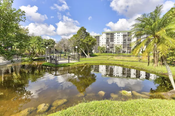 $1,675 | 2851 South Palm Aire Drive, Unit 407, Pompano Beach, FL 33069