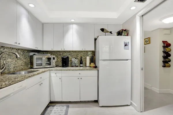 $1,675 | 2851 South Palm Aire Drive, Unit 407, Pompano Beach, FL 33069