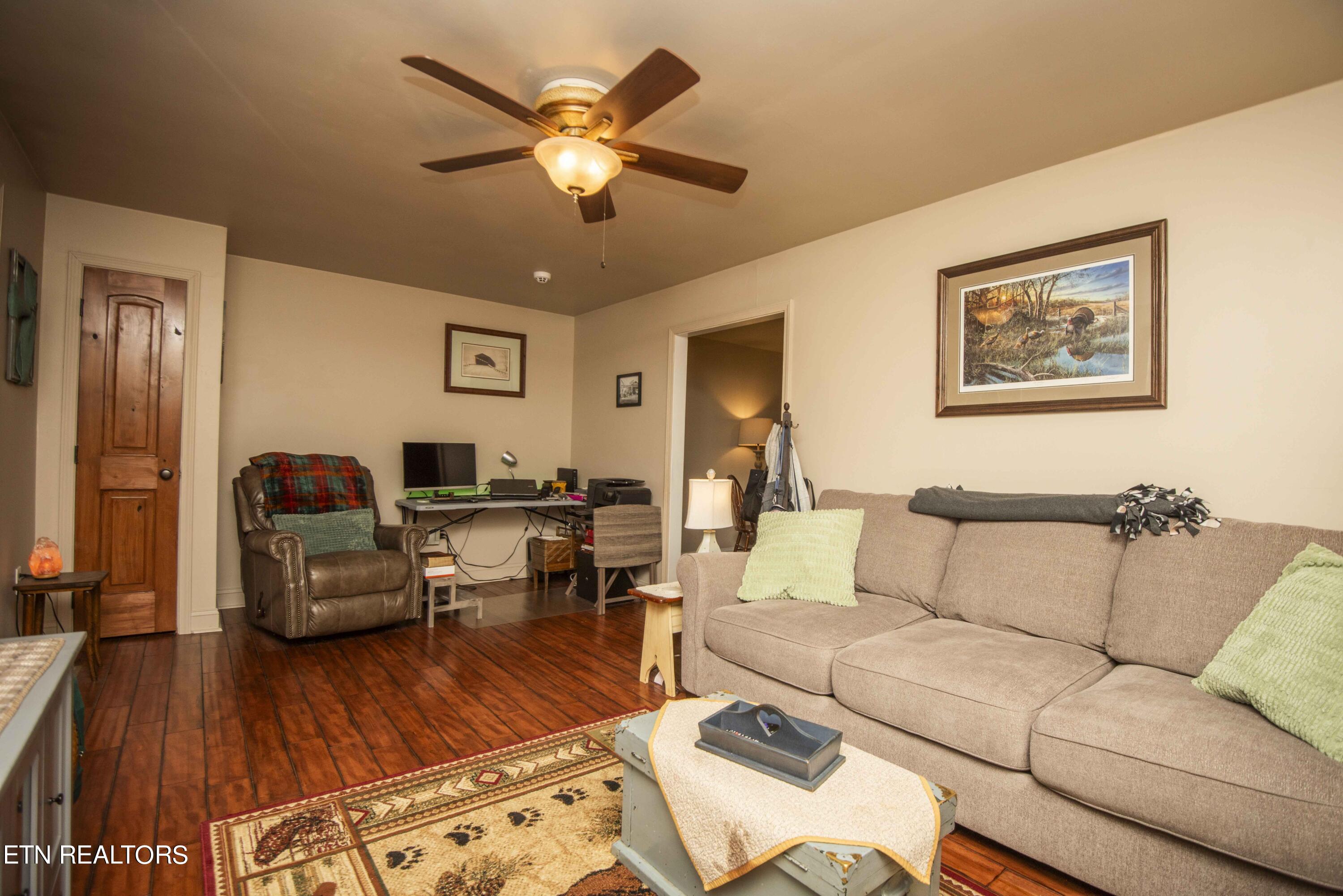 2320 Hidden Mountain Road Sevierville, TN 37876 - Photo 17 of 51 living 2_1