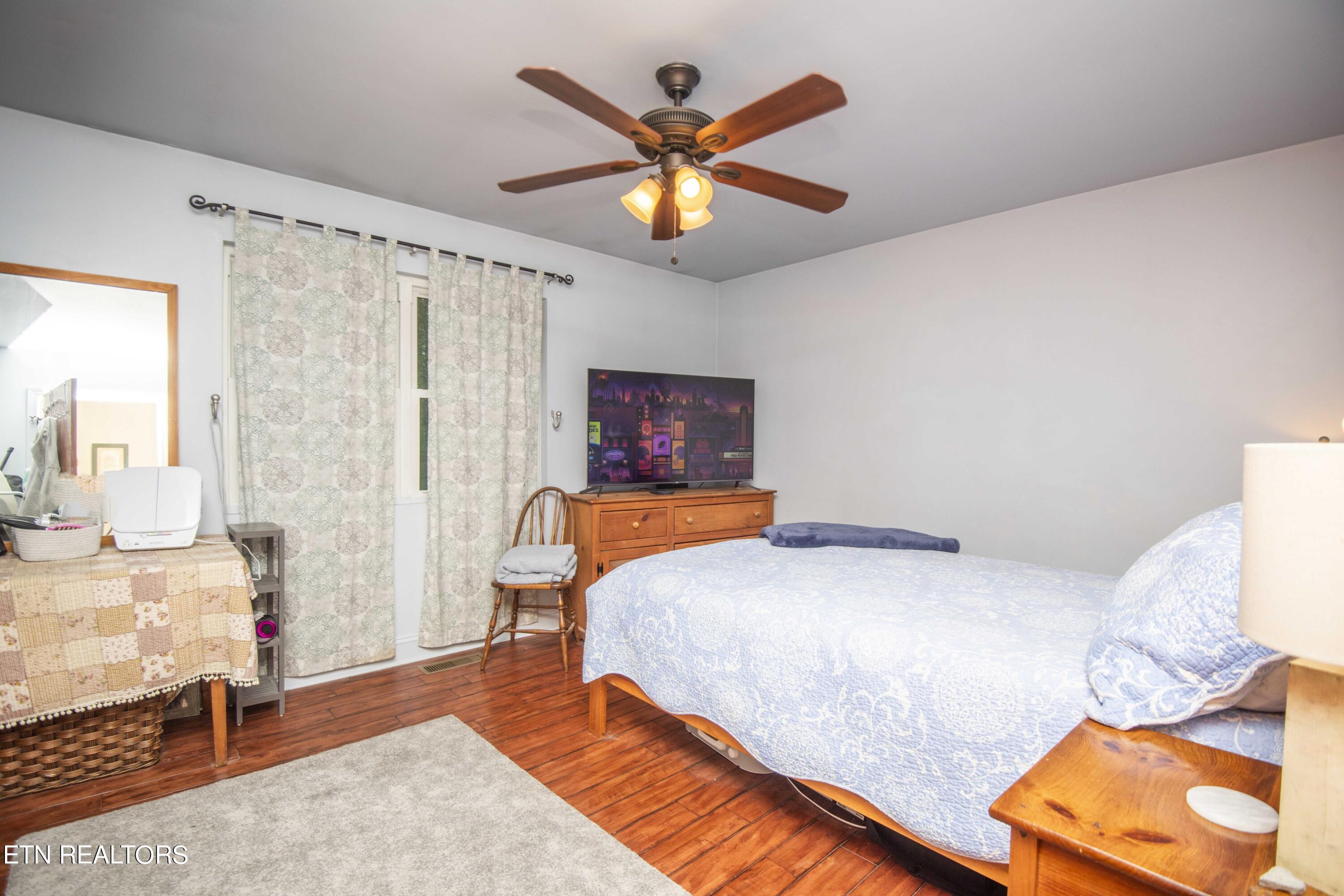 2320 Hidden Mountain Road Sevierville, TN 37876 - Photo 25 of 51 bed 3_1