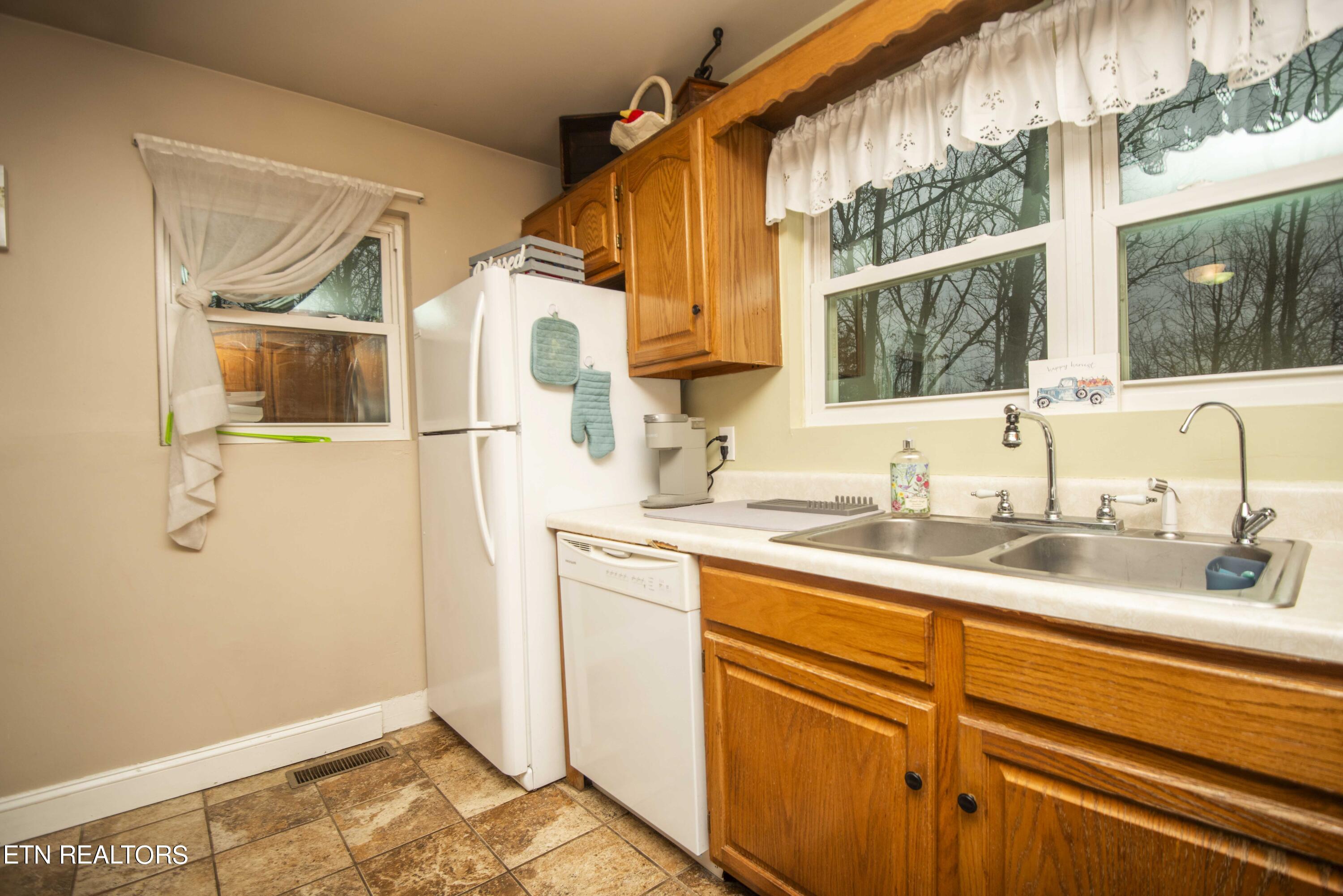 2320 Hidden Mountain Road Sevierville, TN 37876 - Photo 7 of 51 kitchen 5_1