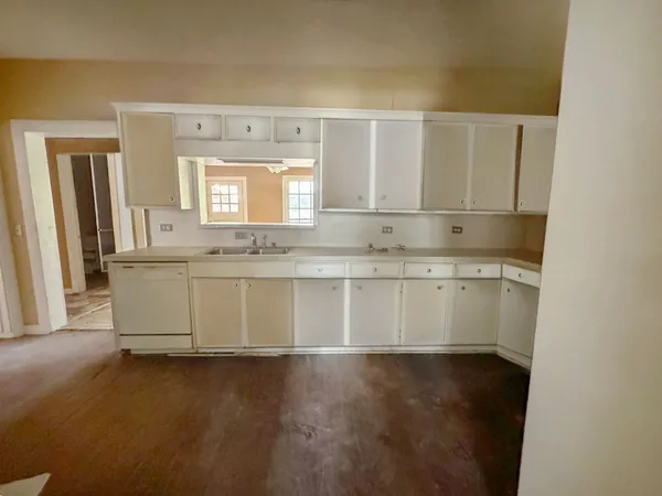 $169,900 | 100 West Stockbridge Street, Eagle Lake, TX 77434