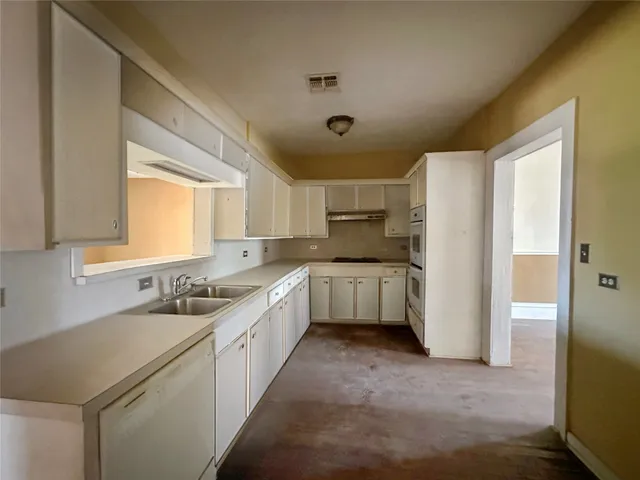 $248,900 | 100 West Stockbridge Street, Eagle Lake, TX 77434