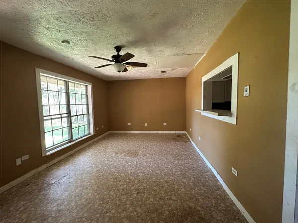 $169,900 | 100 West Stockbridge Street, Eagle Lake, TX 77434