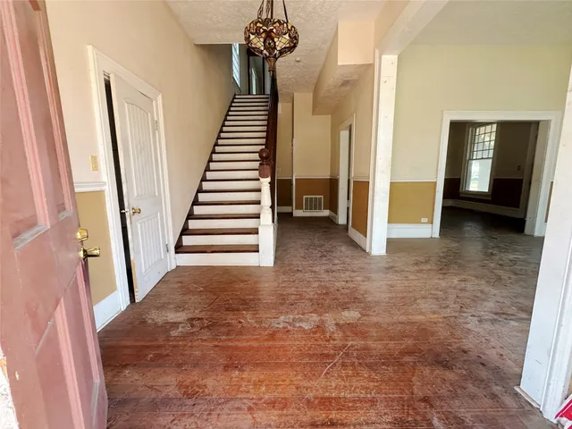 $248,900 | 100 West Stockbridge Street, Eagle Lake, TX 77434