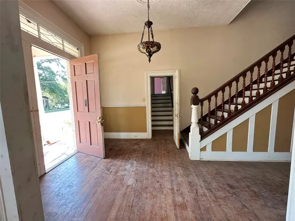 $169,900 | 100 West Stockbridge Street, Eagle Lake, TX 77434