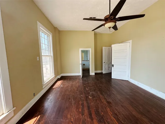 $248,900 | 100 West Stockbridge Street, Eagle Lake, TX 77434