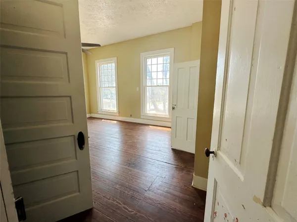 $169,900 | 100 West Stockbridge Street, Eagle Lake, TX 77434