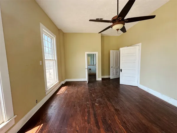 $169,900 | 100 West Stockbridge Street, Eagle Lake, TX 77434