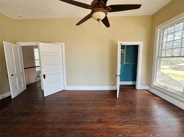 $169,900 | 100 West Stockbridge Street, Eagle Lake, TX 77434