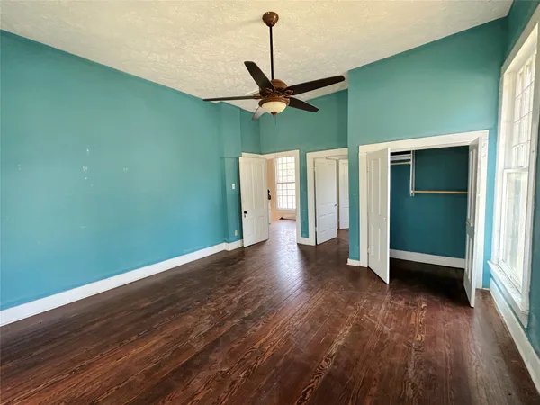 $169,900 | 100 West Stockbridge Street, Eagle Lake, TX 77434