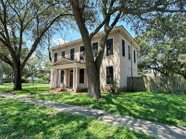 $169,900 | 100 West Stockbridge Street, Eagle Lake, TX 77434