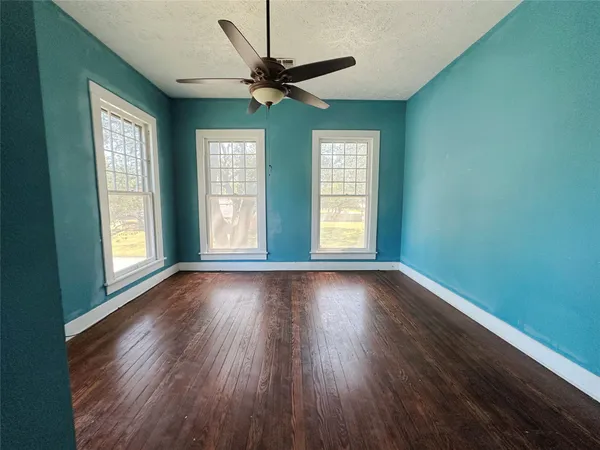 $169,900 | 100 West Stockbridge Street, Eagle Lake, TX 77434