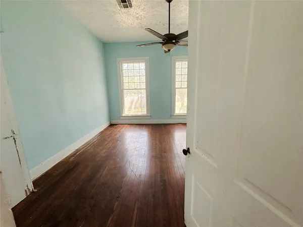 $169,900 | 100 West Stockbridge Street, Eagle Lake, TX 77434