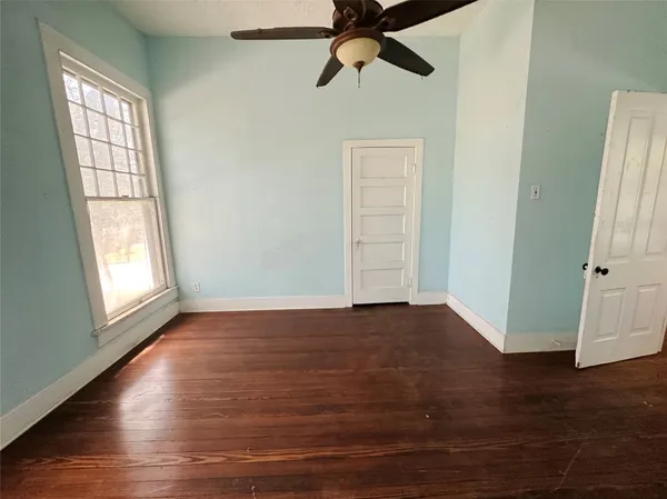 $169,900 | 100 West Stockbridge Street, Eagle Lake, TX 77434