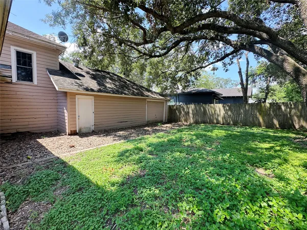 $169,900 | 100 West Stockbridge Street, Eagle Lake, TX 77434