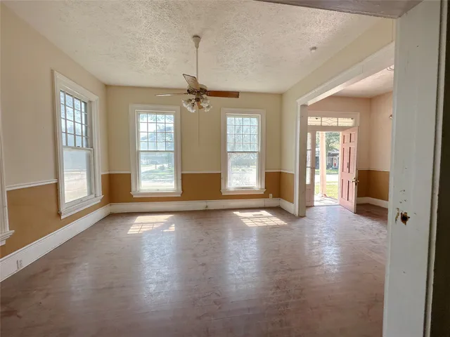 $248,900 | 100 West Stockbridge Street, Eagle Lake, TX 77434