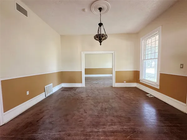 $169,900 | 100 West Stockbridge Street, Eagle Lake, TX 77434