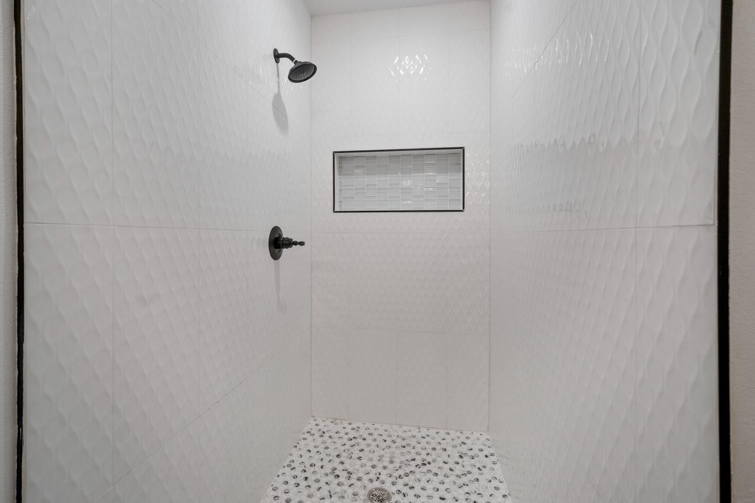 613 31st Street Lubbock, TX 79404 - Photo 19 of 23 Master Shower