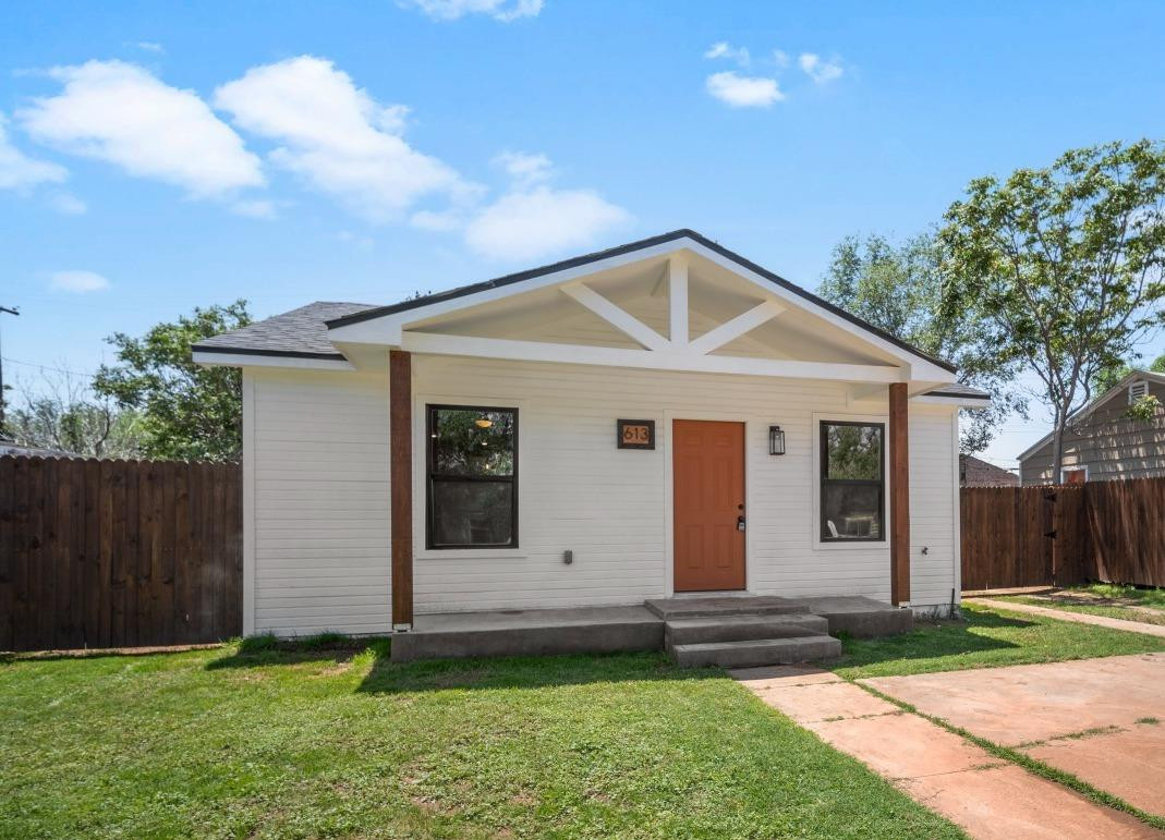 613 31st Street Lubbock, TX 79404 - Photo 2 of 23 Photo 2