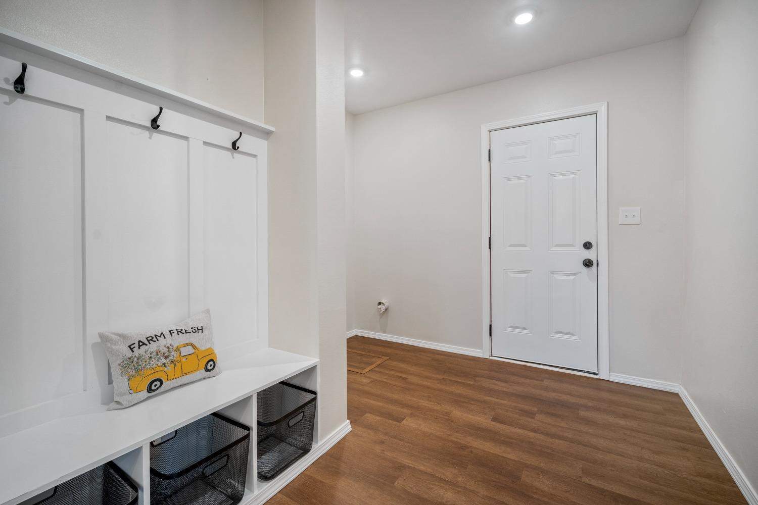 613 31st Street Lubbock, TX 79404 - Photo 21 of 23 Side Entry - Utility/Mud Area