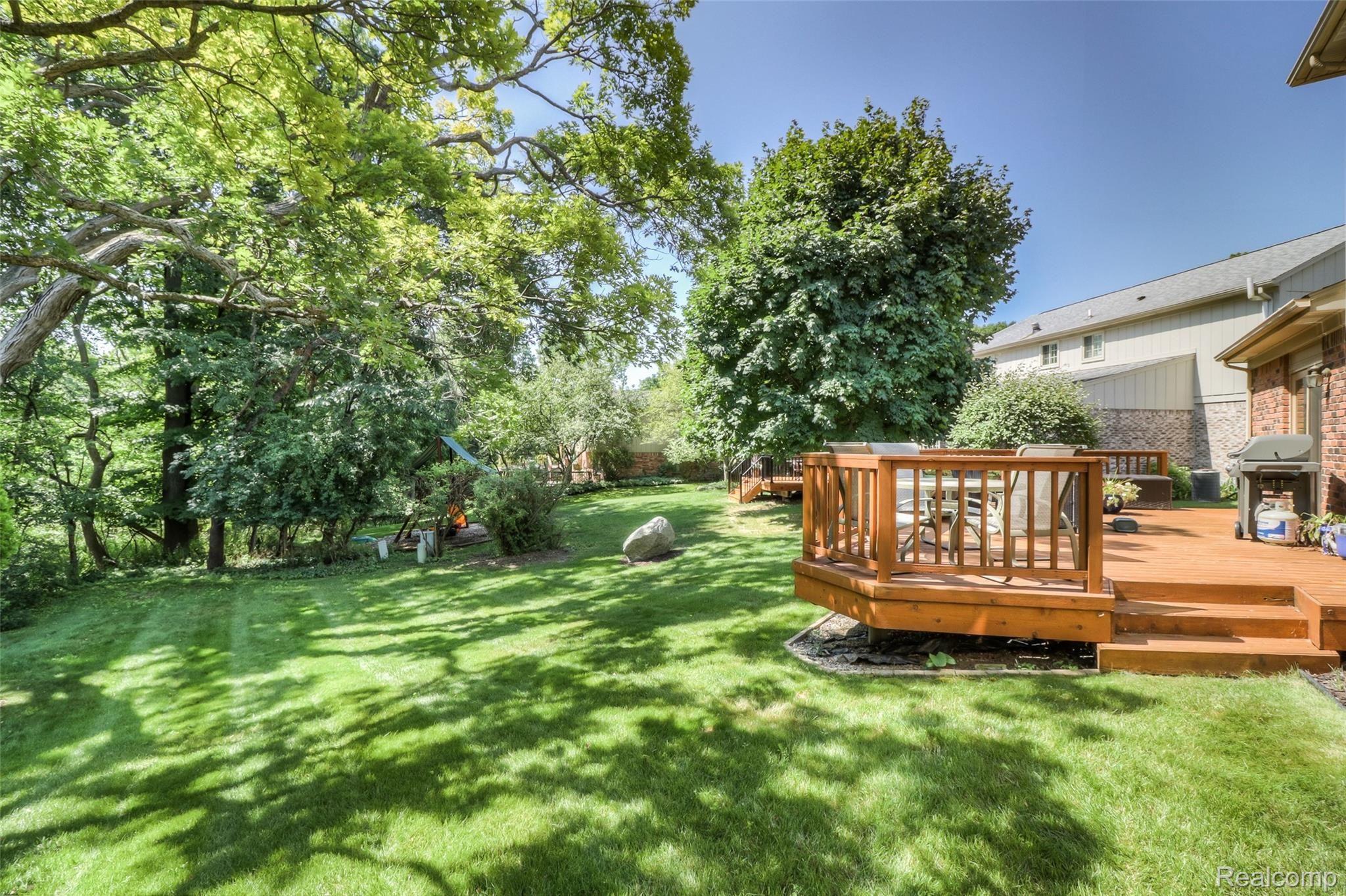 1107 Valley Stream Drive Rochester, MI 48309 - Photo 5 of 50 -5.jpg