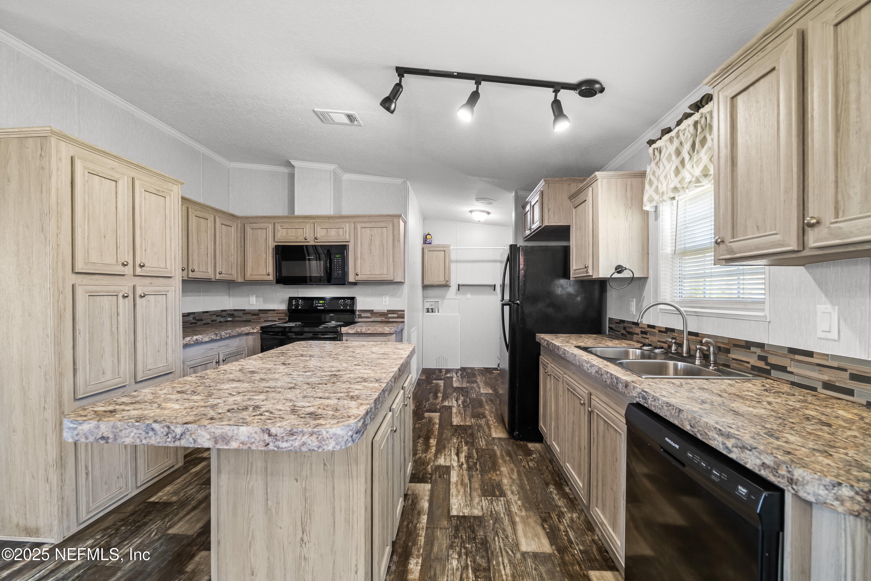 3289 Russell Road Green Cove Springs, FL 32043 - Photo 11 of 41 Kitchen