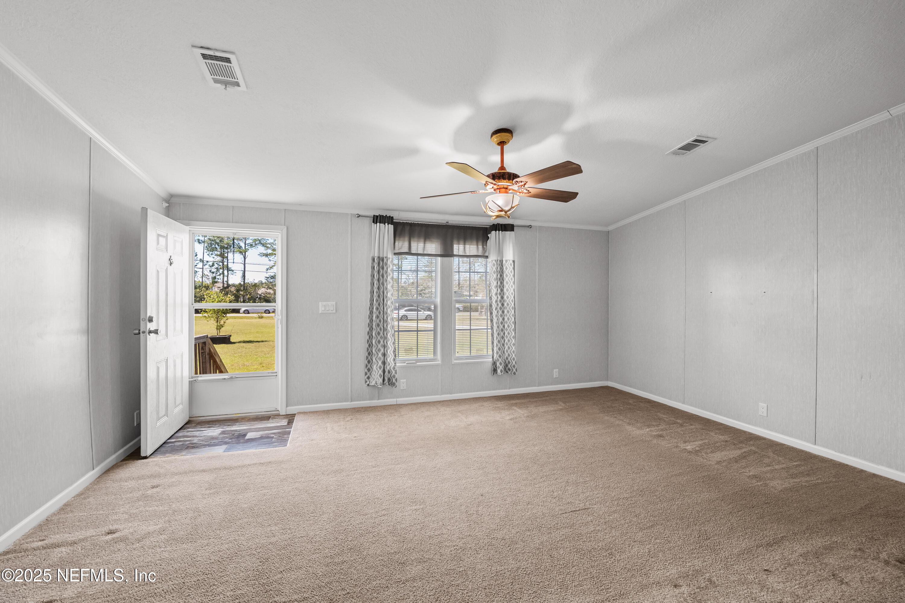 3289 Russell Road Green Cove Springs, FL 32043 - Photo 4 of 41 Living Room