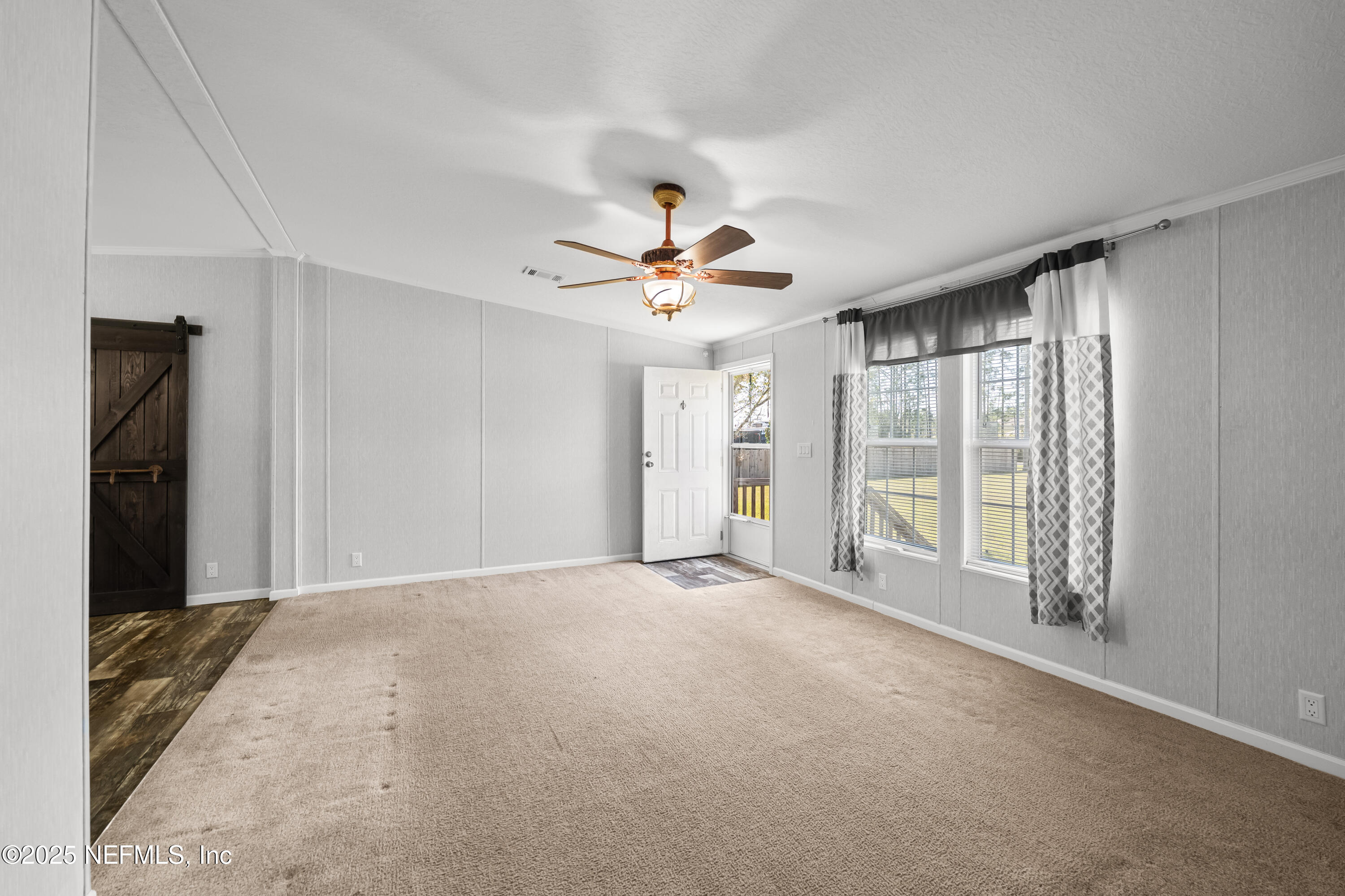 3289 Russell Road Green Cove Springs, FL 32043 - Photo 5 of 41 Living Room