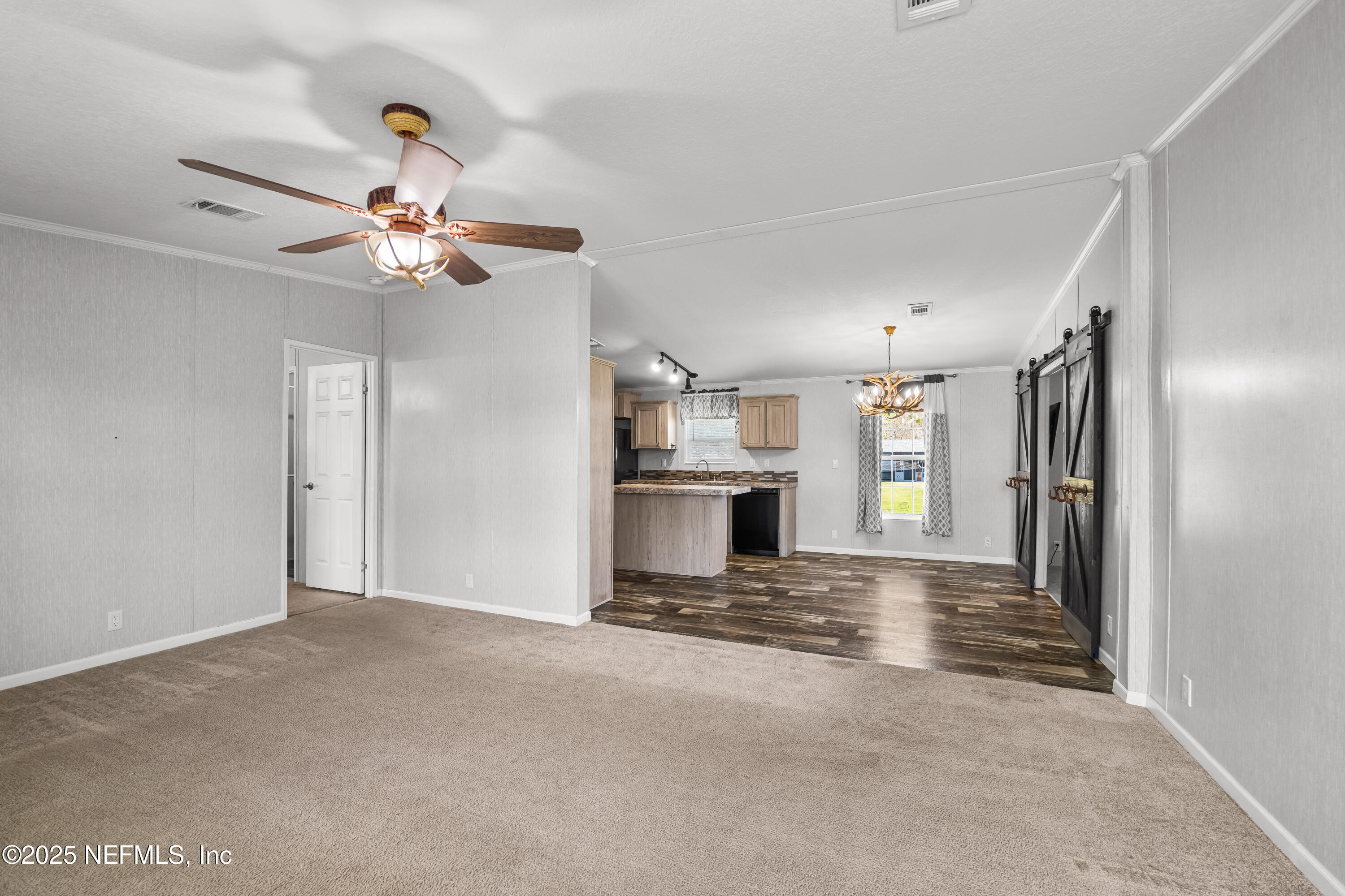 3289 Russell Road Green Cove Springs, FL 32043 - Photo 8 of 41 Living Room