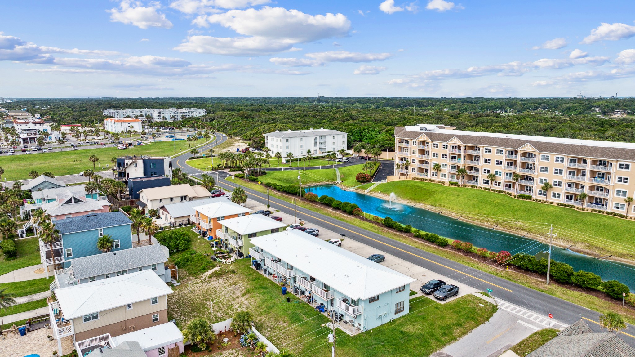 348 Tarpon Avenue Fernandina Beach, FL 32034 - Photo 39 of 44 a view of a city with an ocean view