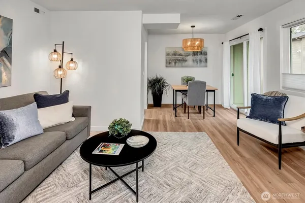 $250,000 | 9517 Northeast 180th Street, Unit B203, Bothell, WA 98011