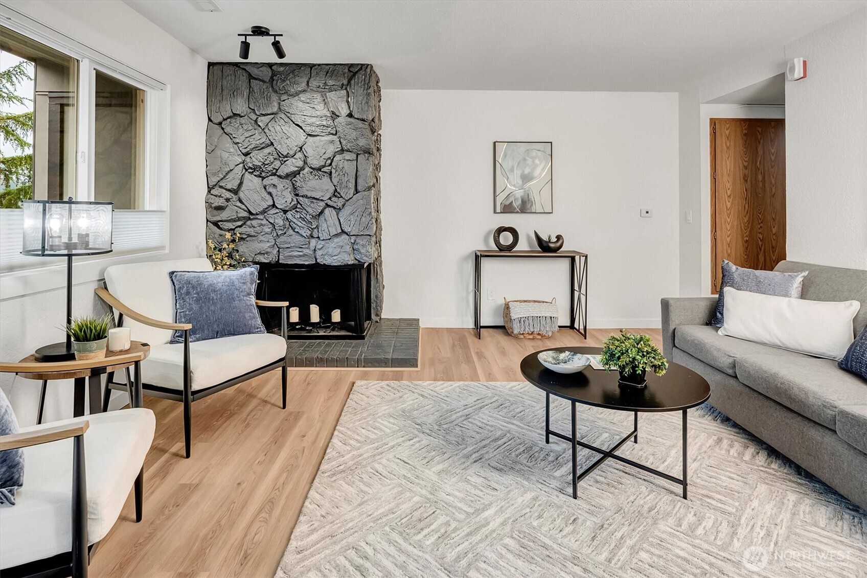 9517 Northeast 180th Street, Unit B203 Bothell, WA 98011 - Photo 4 of 21