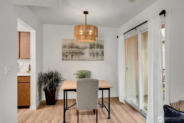 $250,000 | 9517 Northeast 180th Street, Unit B203, Bothell, WA 98011