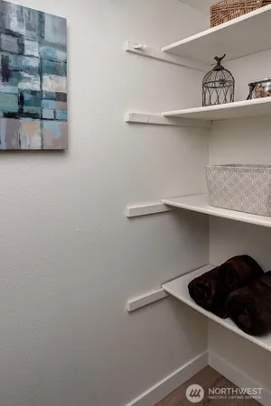 $250,000 | 9517 Northeast 180th Street, Unit B203, Bothell, WA 98011