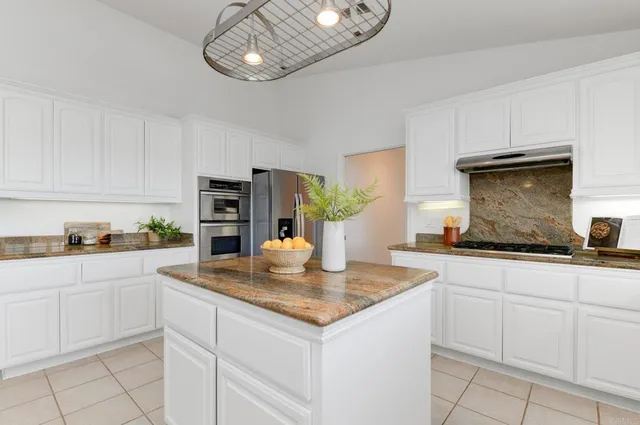 $1,245,000 | 2449 Trails End, Fallbrook, CA 92028