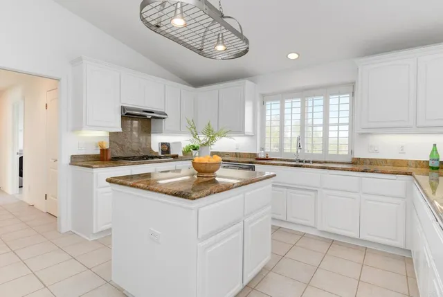 $1,245,000 | 2449 Trails End, Fallbrook, CA 92028