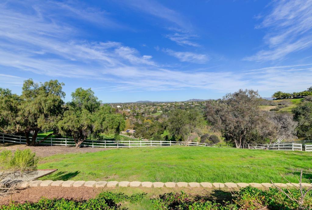 2449 Trails End Fallbrook, CA 92028 - Photo 21 of 31