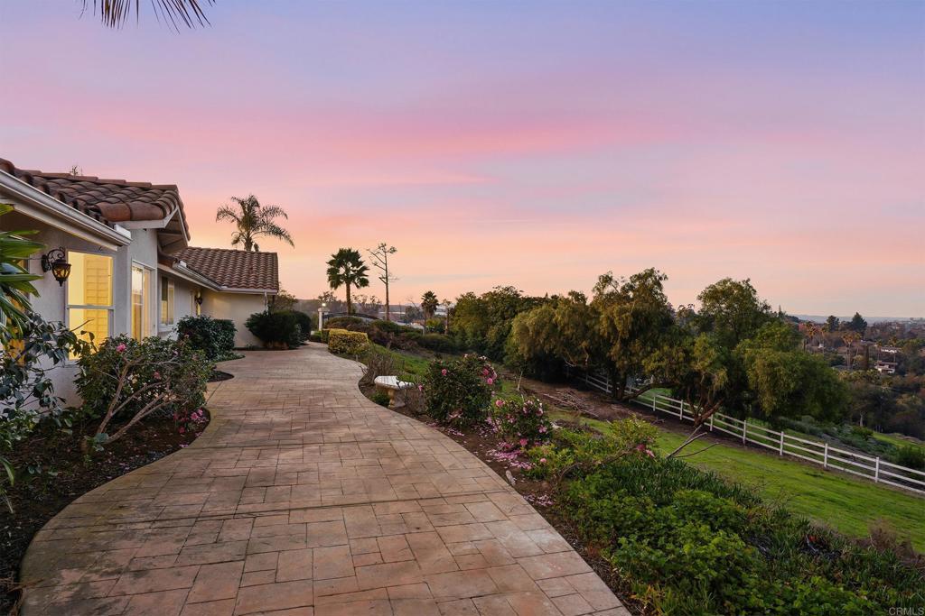 2449 Trails End Fallbrook, CA 92028 - Photo 6 of 31