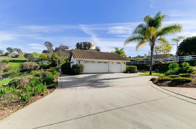 $1,245,000 | 2449 Trails End, Fallbrook, CA 92028