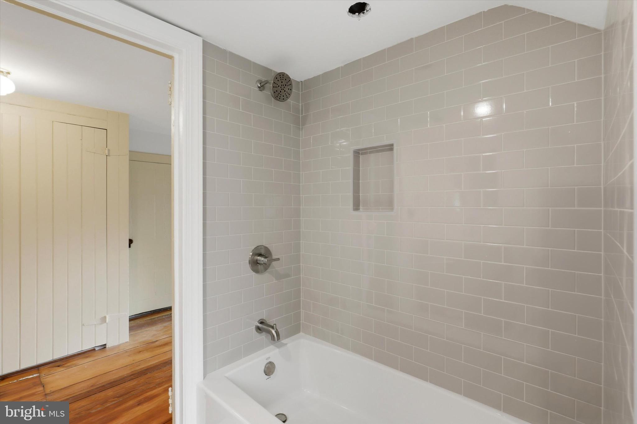 500 East Mill Road Flourtown, PA 19031 - Photo 46 of 54 Third Floor Bath