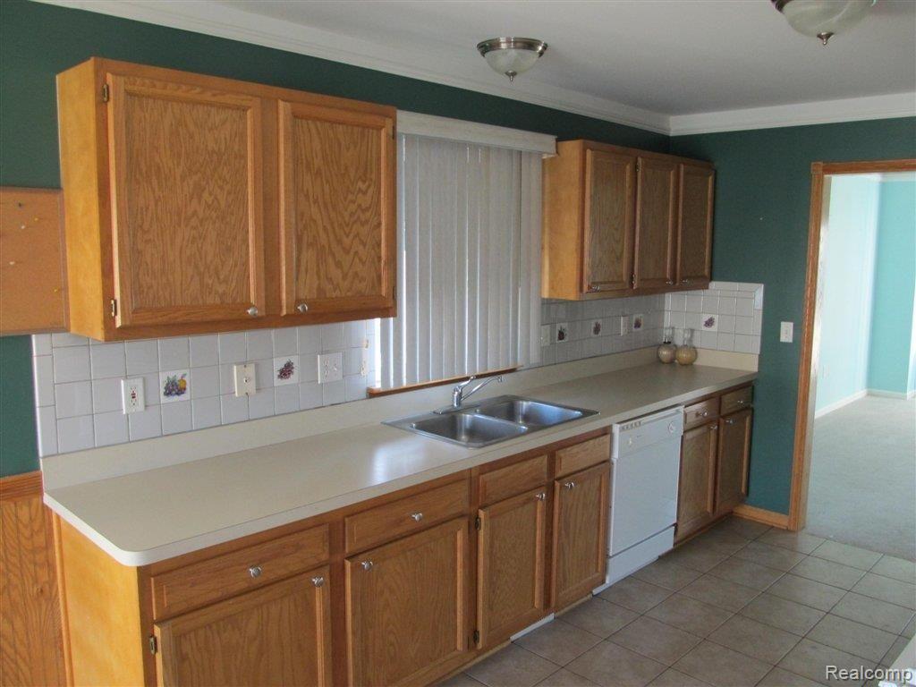 18528 Reed Street Melvindale, MI 48122 - Photo 3 of 15 Kitchen view.JPG