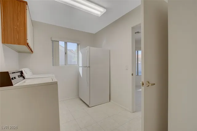 $1,950 | 8720 Pennystone Avenue, Las Vegas, NV 89134